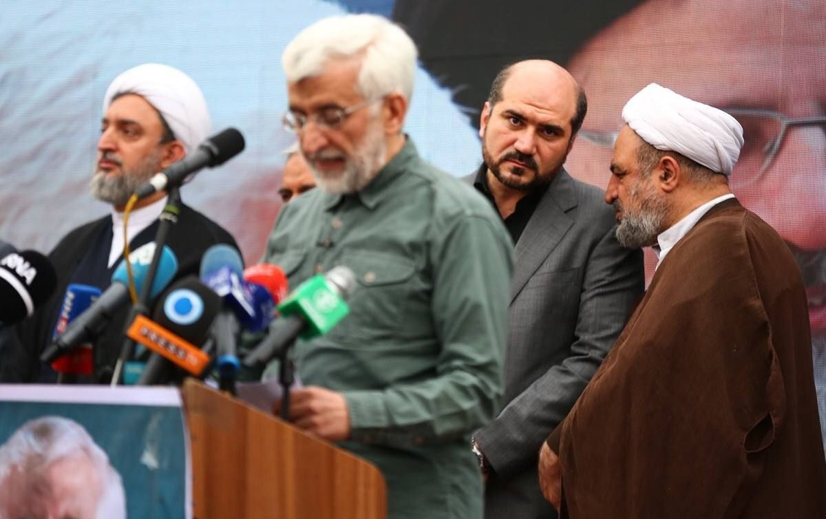 شکاف میان جبهه پایداری؛ یک طرف رسایی، یک طرف جلیلی! شکاف میان جبهه پایداری؛ یک طرف رسایی، یک طرف جلیلی!