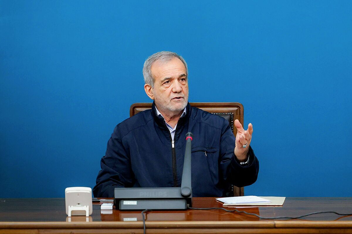 رئیس‌جمهور: اگر دنبال حذف هم باشیم بمب اتم هم به درد ما نمی‌خورد