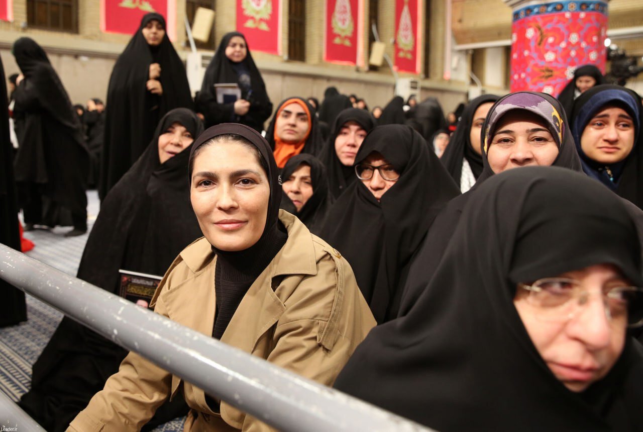 ورزشکار زن مشهور به دیدار رهبری رفت +عکس ورزشکار زن مشهور به دیدار رهبری رفت +عکس