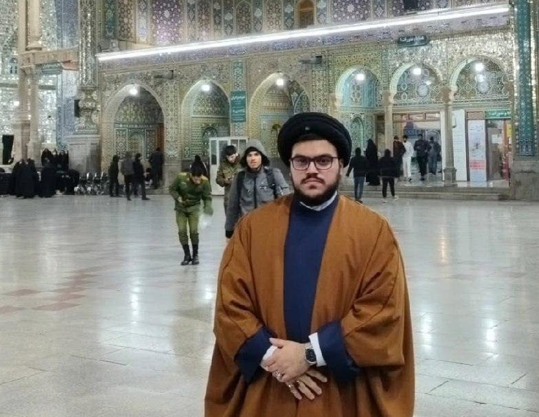 این تصویر پسر سیدحسن نصرالله در حرم حضرت معصومه (س) وایرال شد