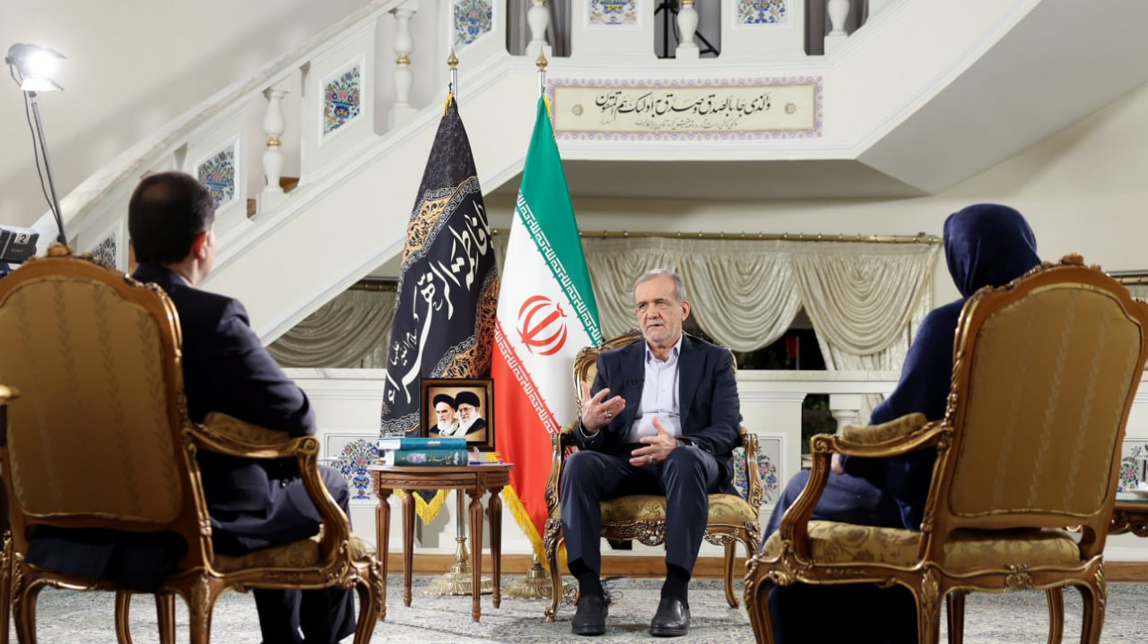 جنجال قیمت بنزین و حجاب روی آنتن زنده تلویزیون؛ پزشکیان هم با دیوار سخت حقیقی مواجه شد!