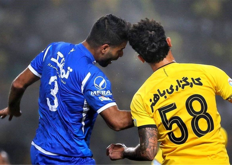 استقلال ۱-۱ سپاهان/ ادامه روند مساوی‌های موسیمانه؛ آبی‌ها به تراکتور و پرسپولیس هدیه دادند!
