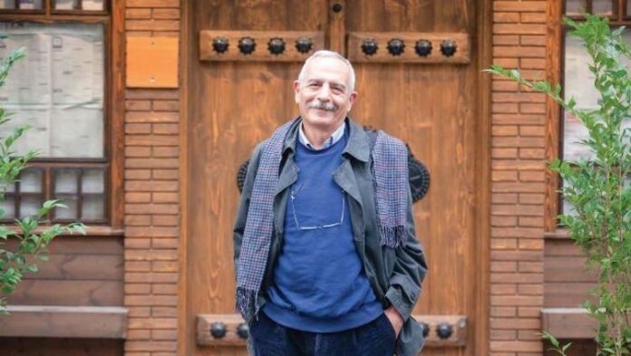یک اقتصاددان درباره استیضاح همتی: مشکلات ساختاری در ۳ ماه حل نمیشود یک اقتصاددان درباره استیضاح همتی: مشکلات ساختاری در ۳ ماه حل نمیشود