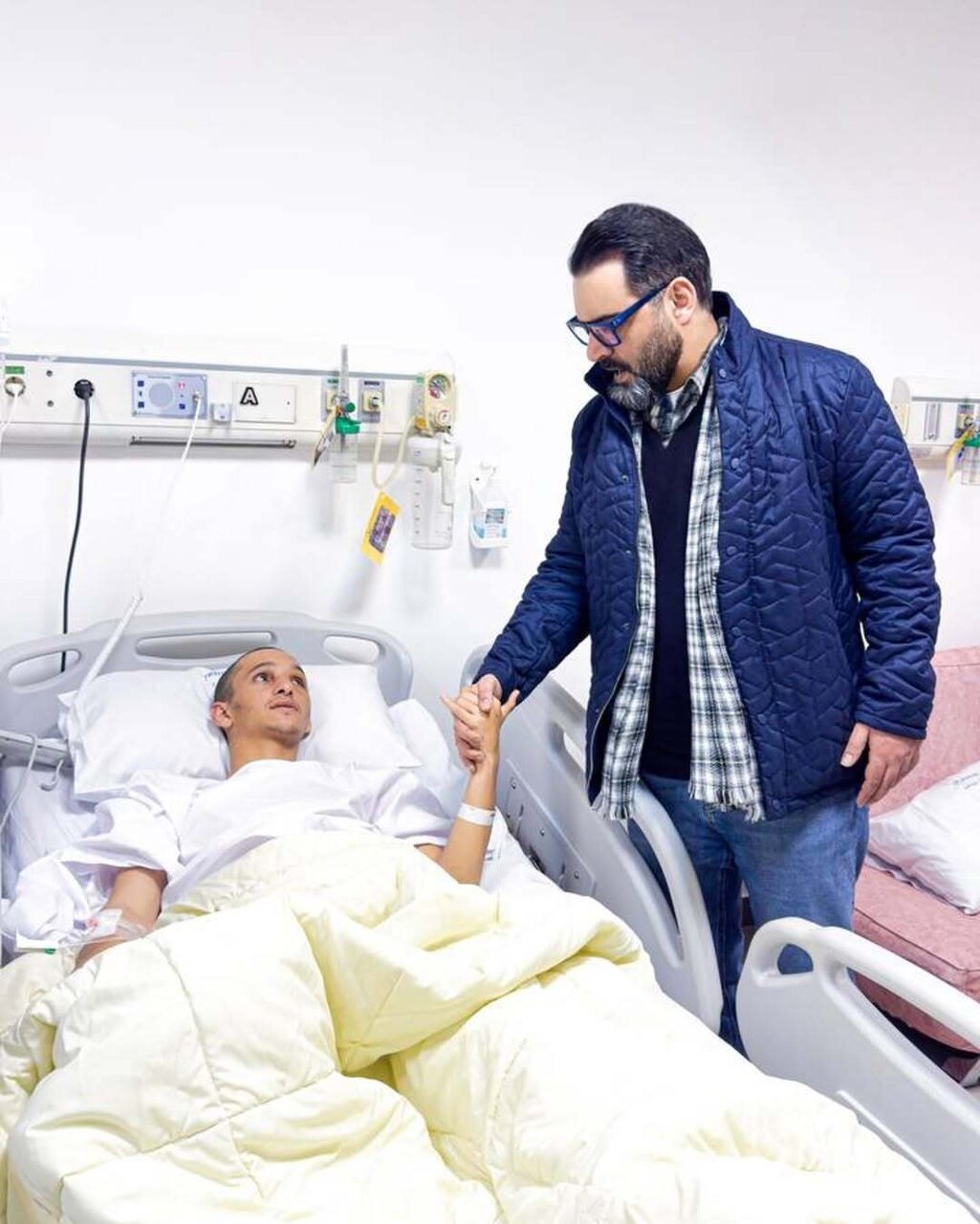 مجری سابق تلویزیون به عیادت ستاره عصر جدید رفت +عکس