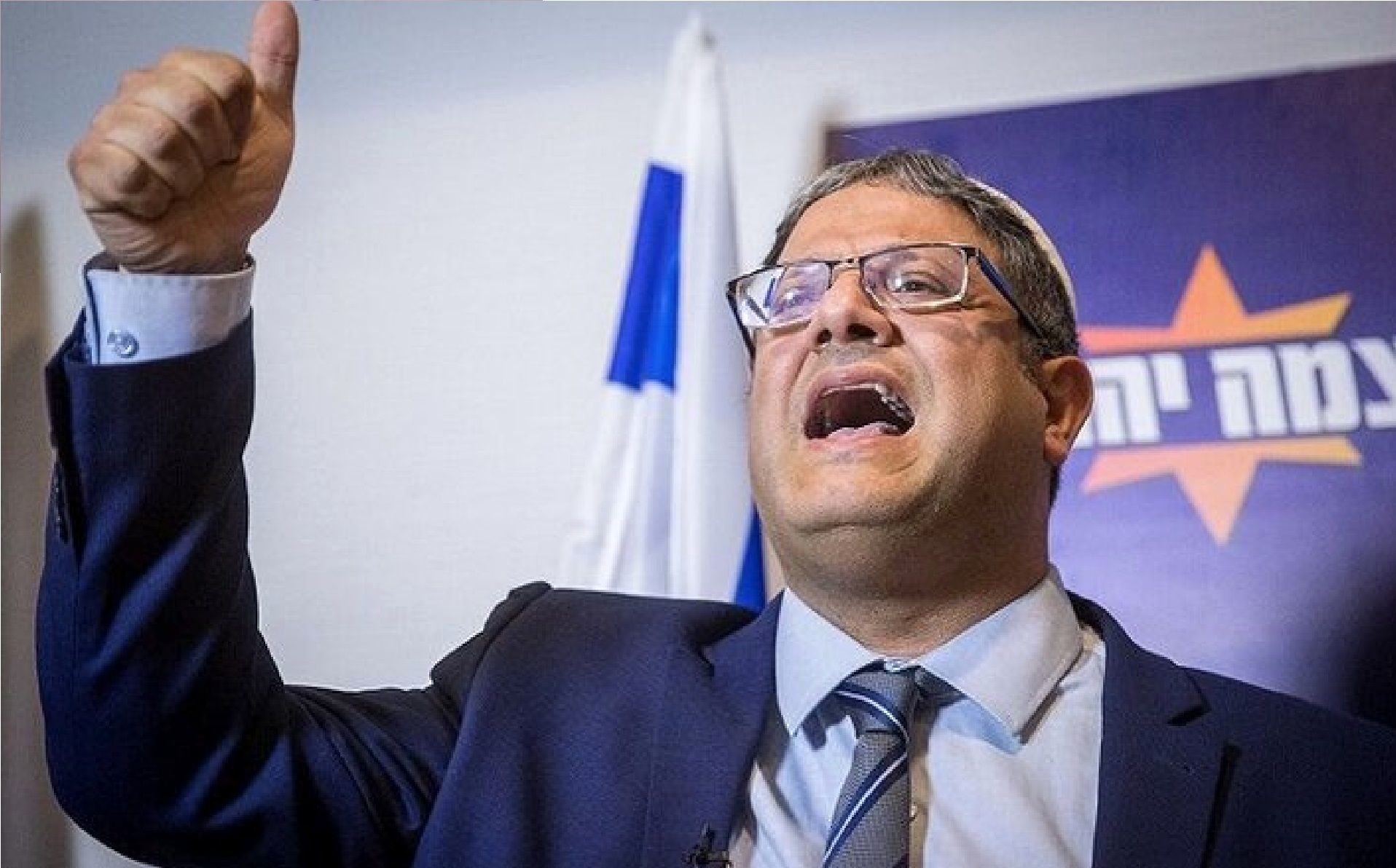 مایه آبروریزی و مضحکه خاورمیانه هستیم! مایه آبروریزی و مضحکه خاورمیانه هستیم!