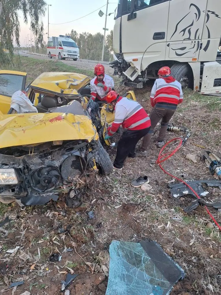 تصادف مرگبار تریلر با سمند در محور خسروی به قصرشیرین +عکس