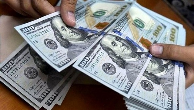 خبر مذاکرات دلار را پایین کشید؛ آغاز ریزش ارز از امروز ۱۹ فروردین خبر مذاکرات دلار را پایین کشید؛ آغاز ریزش ارز از امروز ۱۹ فروردین