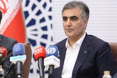 خداحافظی مهم در دولت پزشکیان به دلیل بحران نرخ ارز؛ چه کسی از رفتنی شد؟ خداحافظی مهم در دولت پزشکیان به دلیل بحران نرخ ارز؛ چه کسی از رفتنی شد؟