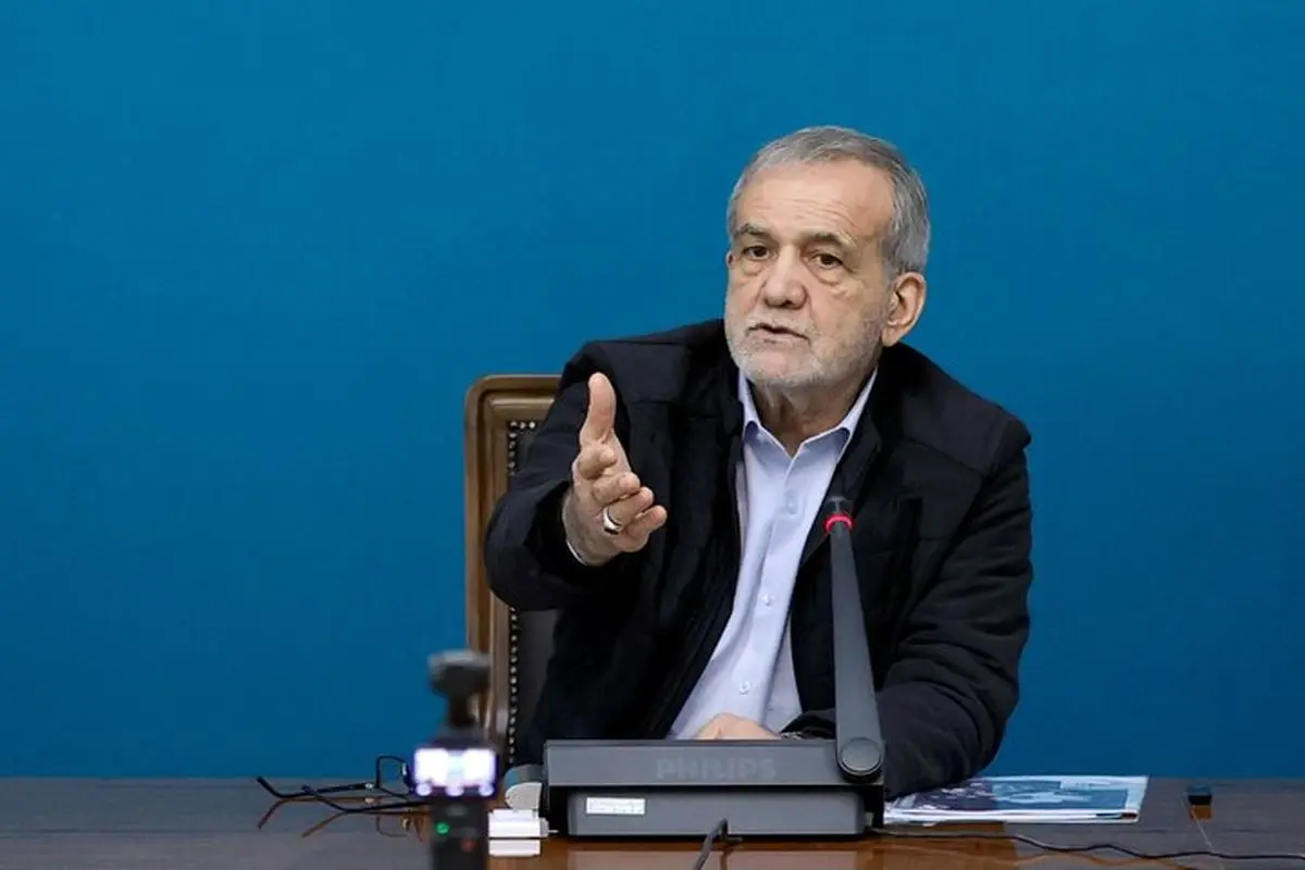 قاچاقچیان سرمایه ایران را به یغما می‌برند/ پزشکیان میزان قاچاق گازوئیل از کشور را افشا کرد