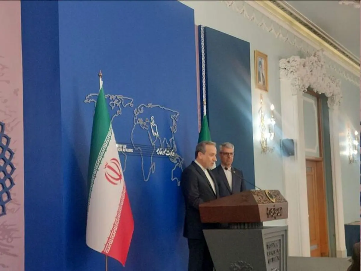 عراقچی: میدان، دیپلماسی و رسانه یکدیگر را تکمیل میکنند عراقچی: میدان، دیپلماسی و رسانه یکدیگر را تکمیل میکنند