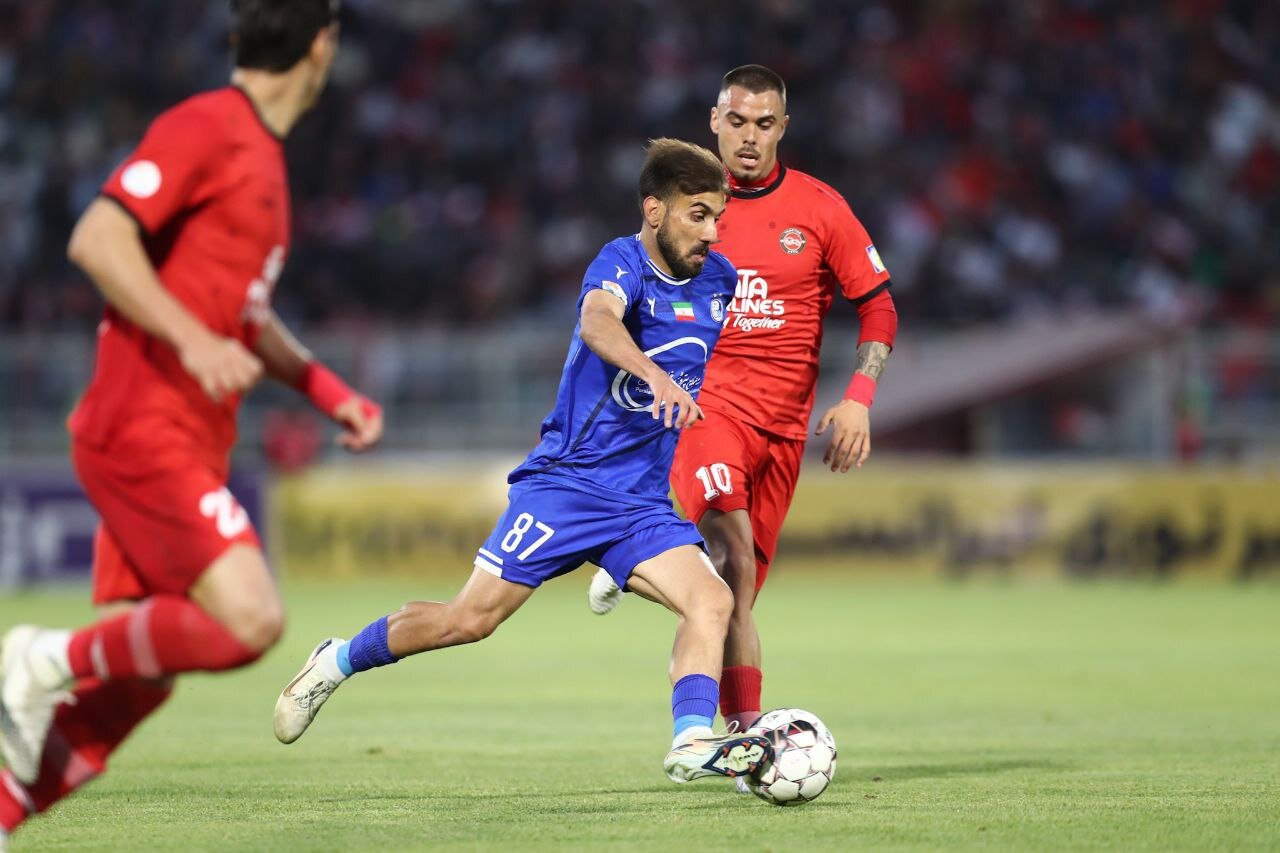 تراکتور با برد مقابل استقلال یک قدم به قهرمانی نزدیک شد