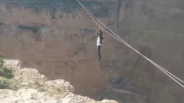 فیلم سقوط یک جوان در دره از زاویهای دیگر؛ ماجرا دروغ است! +جزئیات فیلم سقوط یک جوان در دره از زاویهای دیگر؛ ماجرا دروغ است! +جزئیات